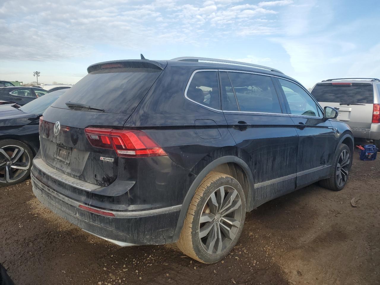 2020 Volkswagen Tiguan VIN 3VV4B7AX5LM105524 Copart auction photo, front end / stripped damage thumbnail 3