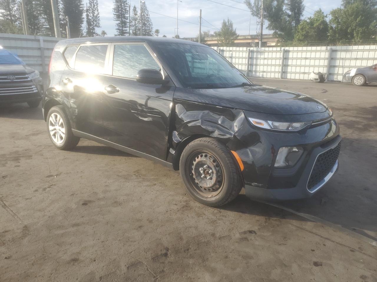 2021 KIA Soul VIN KNDJ23AU6M7774719 Copart auction photo, all over damage thumbnail 4