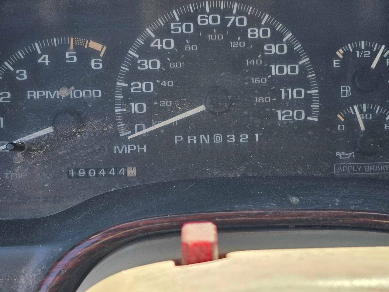 2000 Cadillac Escalade VIN 1GYEK63R3YR218285 Copart auction photo, minor dent/scratches / normal wear damage thumbnail 8