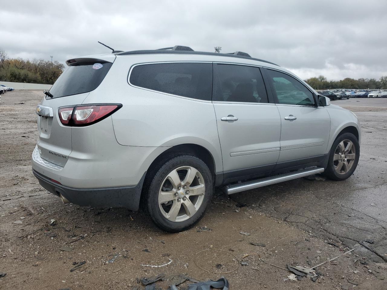 2016 Chevrolet Traverse VIN 1GNKRJKD2GJ126327 Copart auction photo, hail / minor dent/scratches damage thumbnail 3