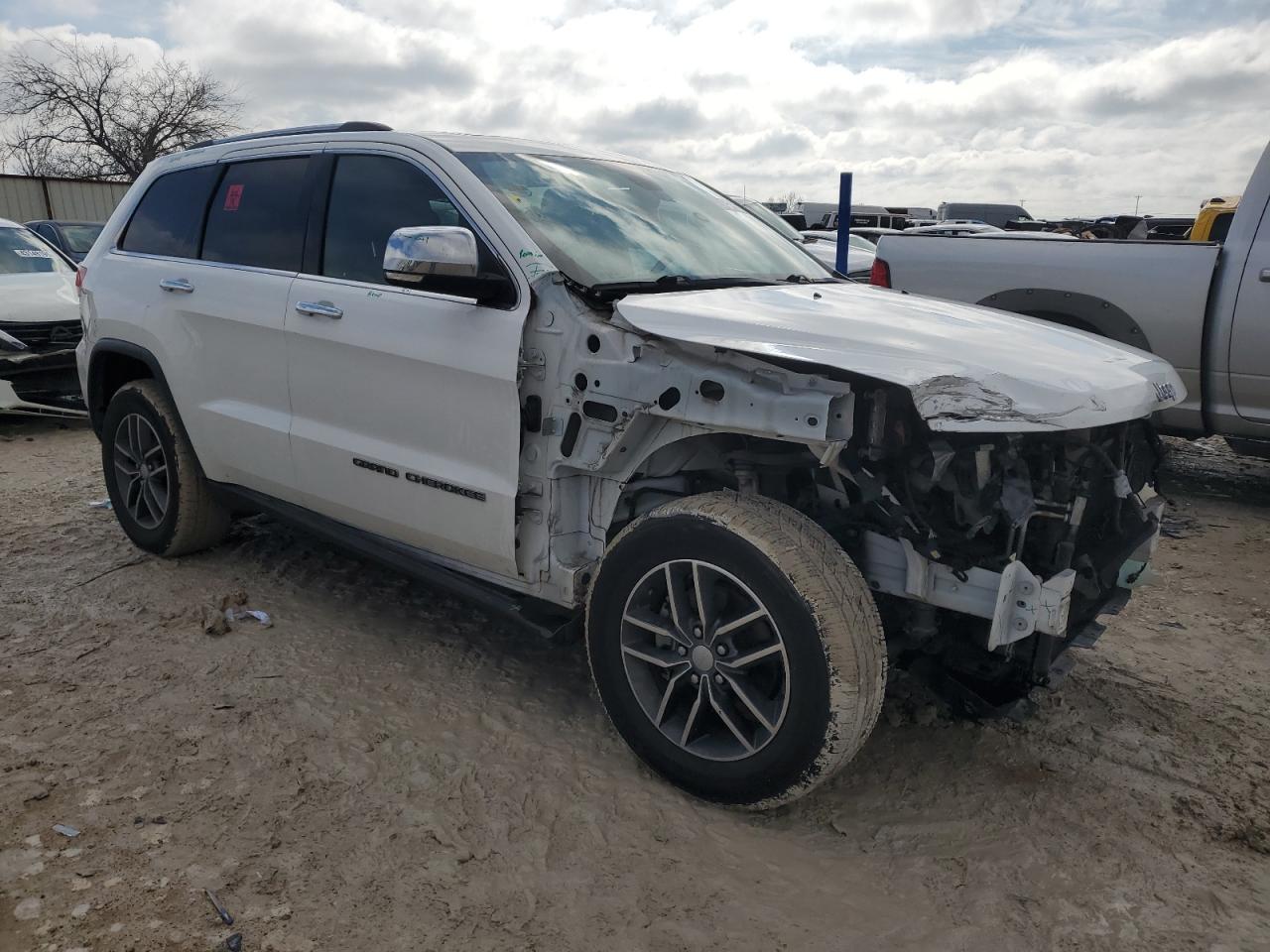 2017 Jeep Grand Cherokee VIN 1C4RJEBG7HC868776 Copart auction photo, front end damage thumbnail 4