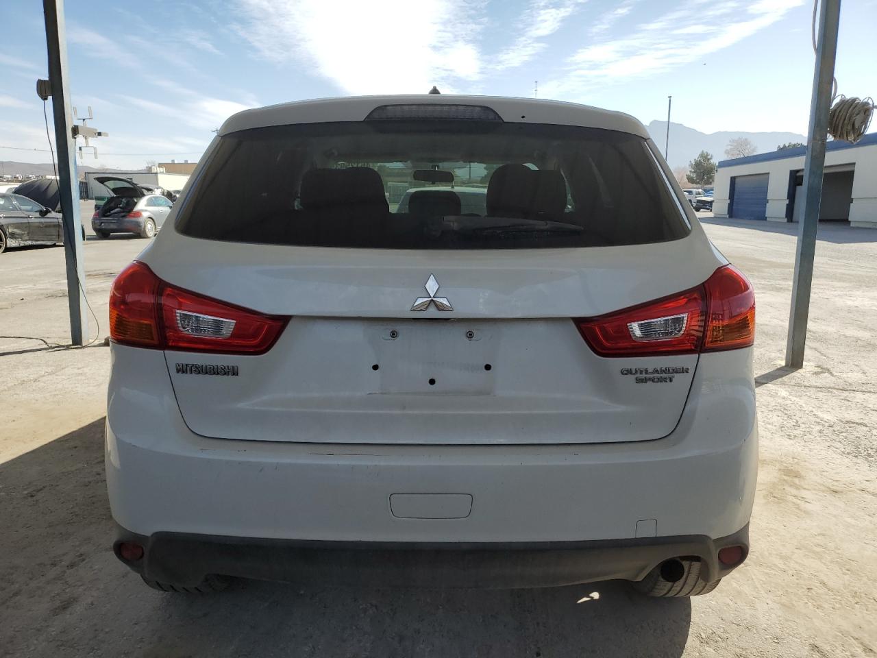 2015 Mitsubishi Outlander VIN 4A4AP3AU2FE013176 Copart auction photo, front end / minor dent/scratches damage thumbnail 6
