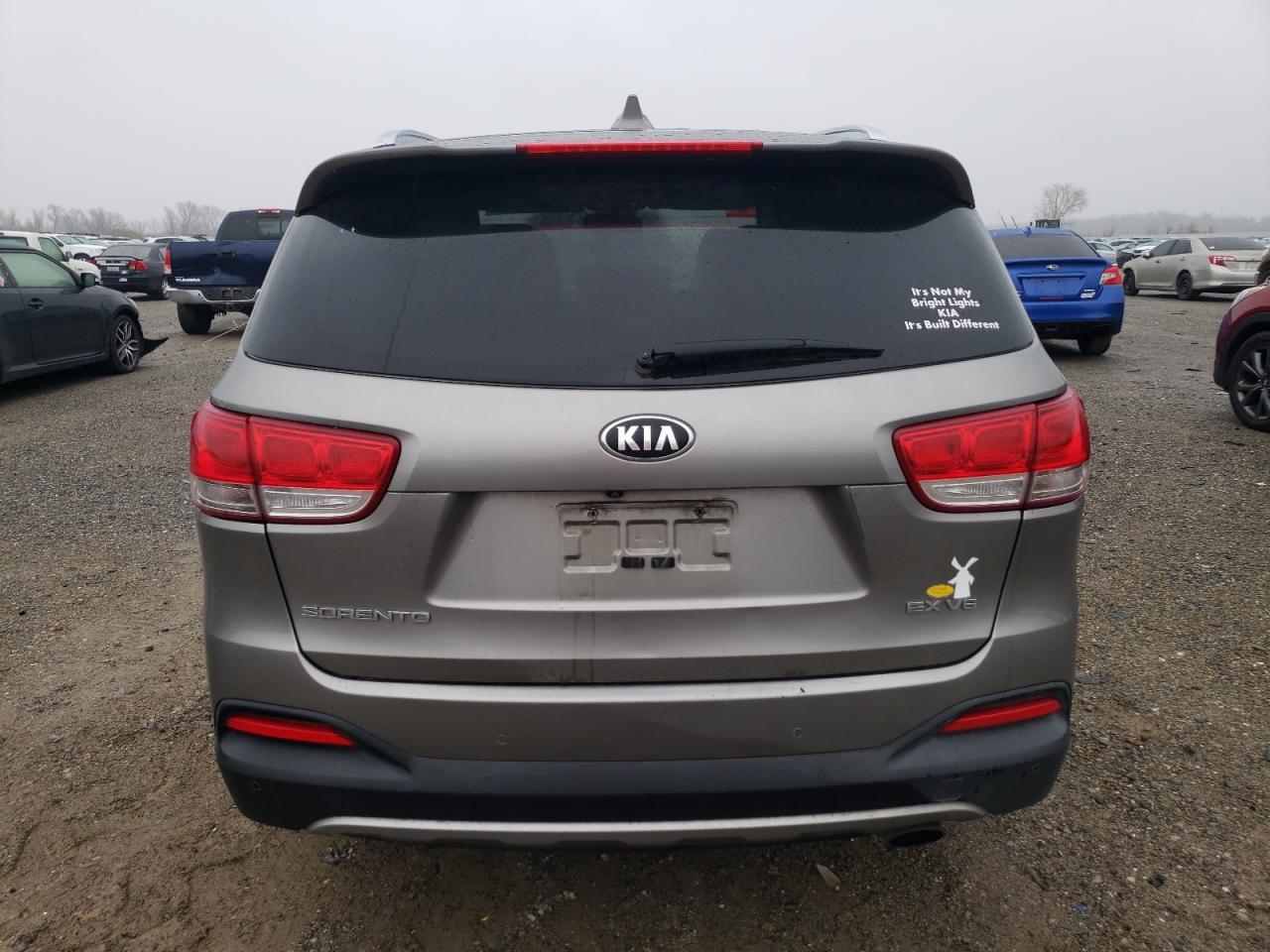2016 KIA Sorento VIN 5XYPHDA50GG159016 Copart auction photo, front end / side damage thumbnail 6
