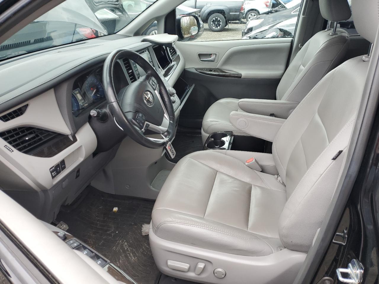 2018 Toyota Sienna VIN 5TDDZ3DC5JS200772 Copart auction photo, front end damage thumbnail 7