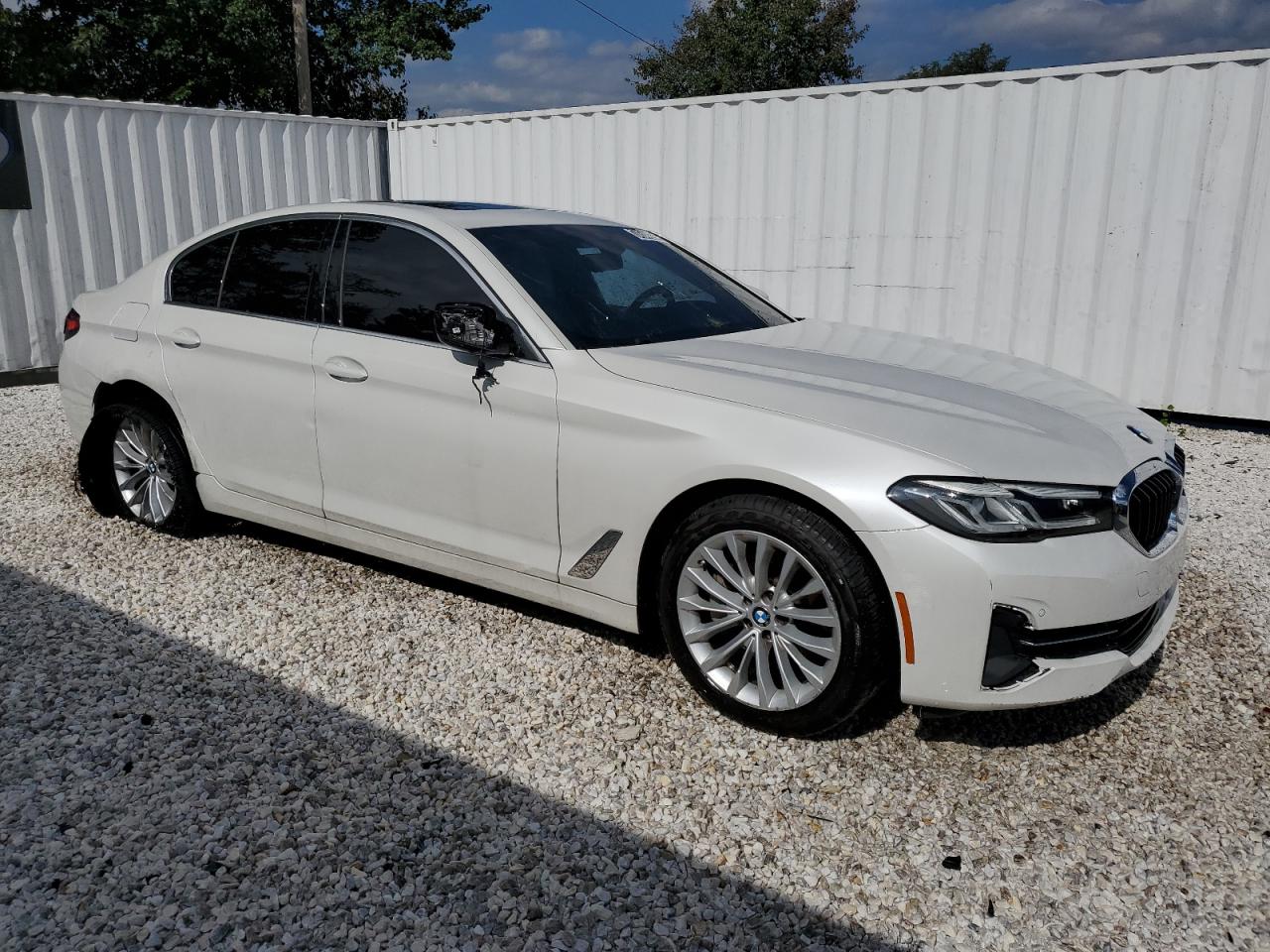 2023 BMW 5er VIN WBA13BJ04PWY22682 Copart auction photo, vandalism / all over damage thumbnail 4