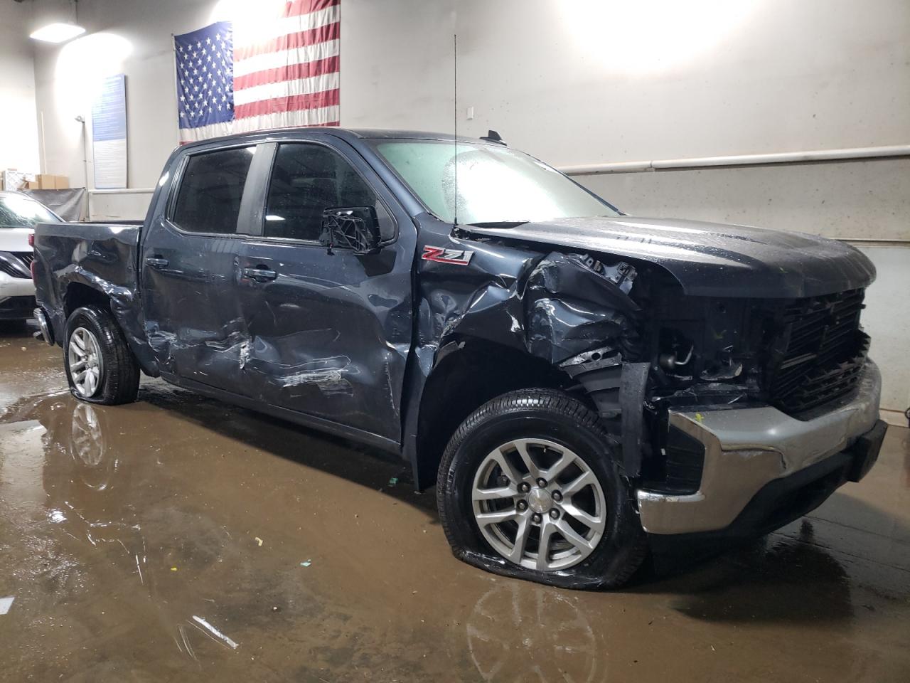 2021 Chevrolet Silverado VIN 1GCUYDED1MZ186212 Copart auction photo, side / front end damage thumbnail 4