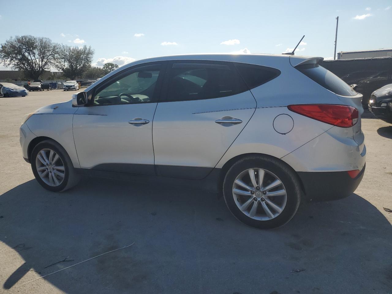 2010 Hyundai Tucson VIN KM8JU3AC5AU043662 Copart auction photo, mechanical / minor dent/scratches damage thumbnail 2