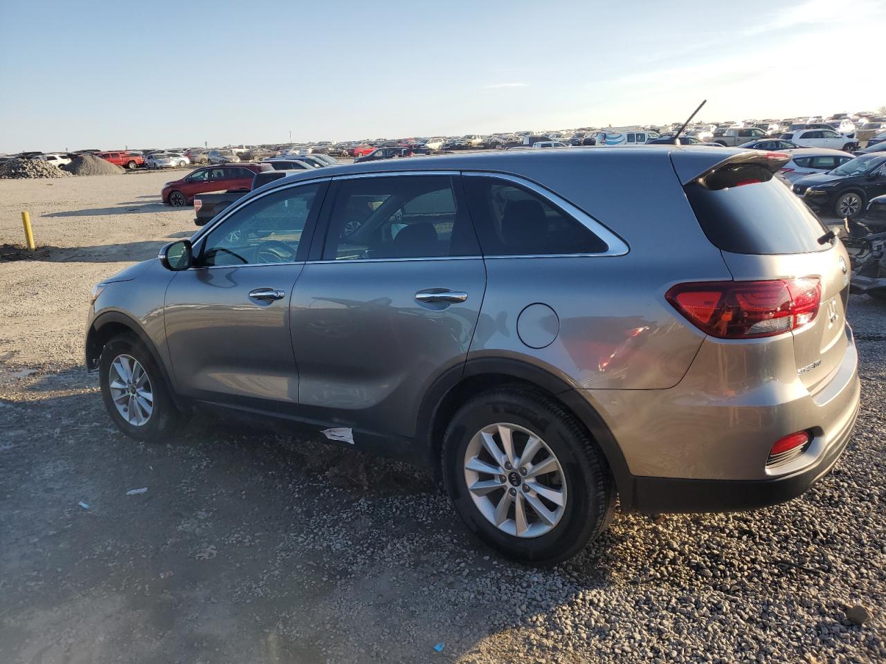 2019 KIA Sorento VIN 5XYPG4A38KG503945 Copart auction photo, water/flood damage thumbnail 2