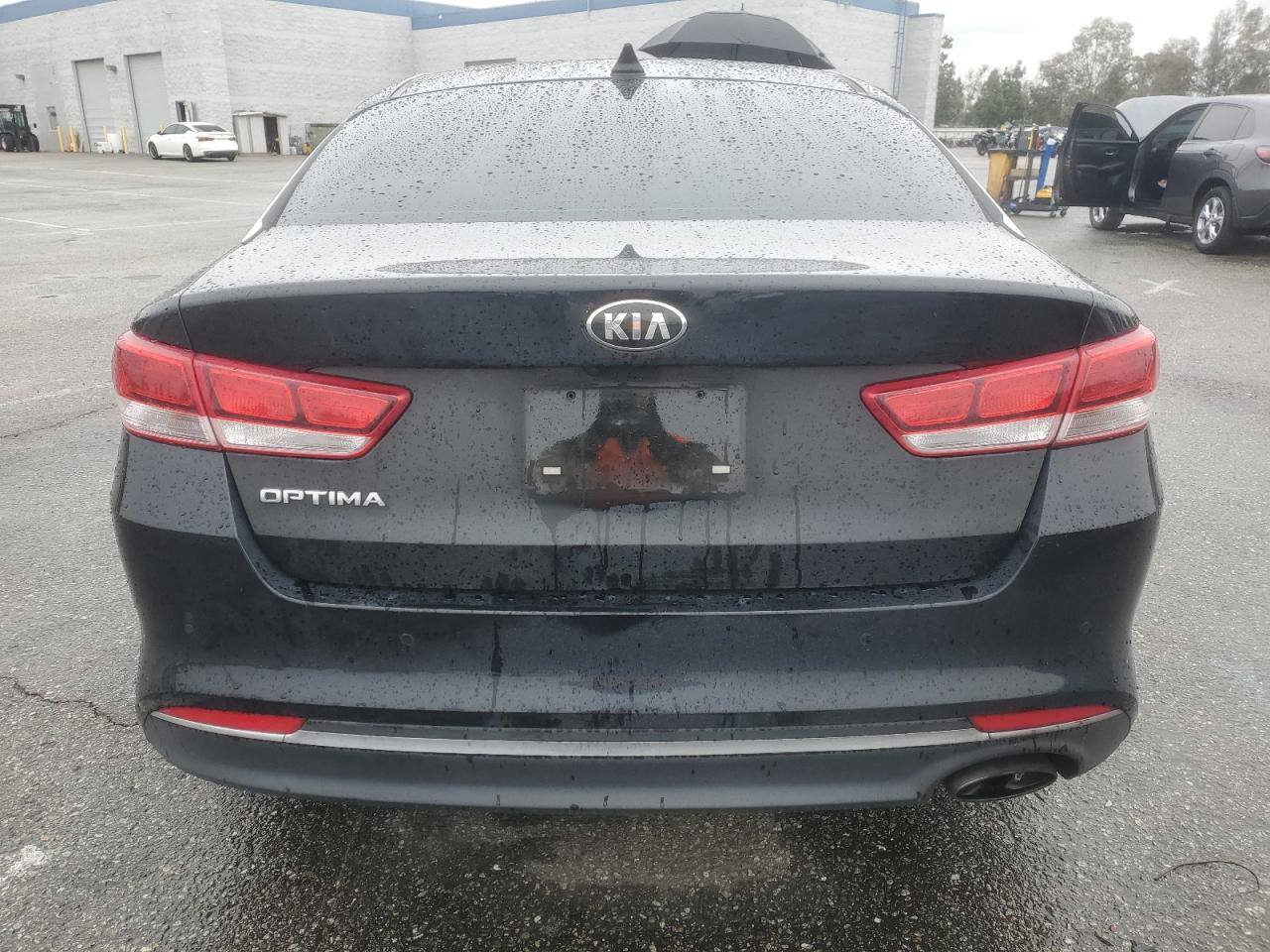 2018 KIA Optima VIN 5XXGT4L3XJG261199 Copart auction photo, side damage thumbnail 6