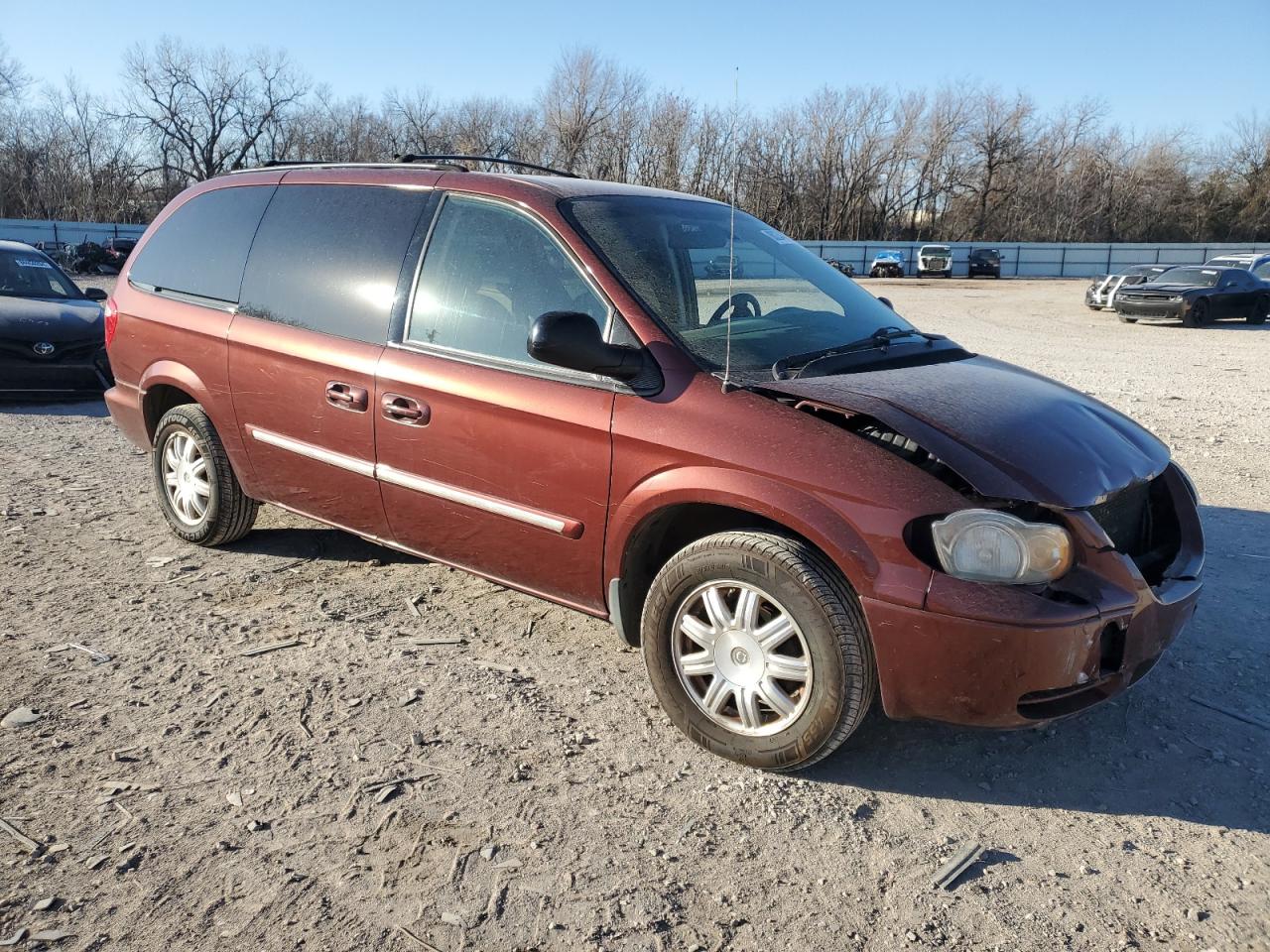 2007 Chrysler Town & Country VIN 2A4GP54L87R262290 Copart auction photo, front end / minor dent/scratches damage thumbnail 4