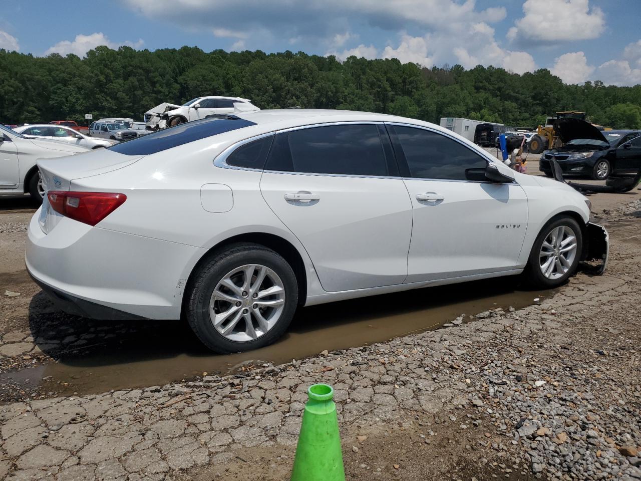 2016 Chevrolet Malibu VIN 1G1ZE5ST4GF173422 Copart auction photo, front end / minor dent/scratches damage thumbnail 3