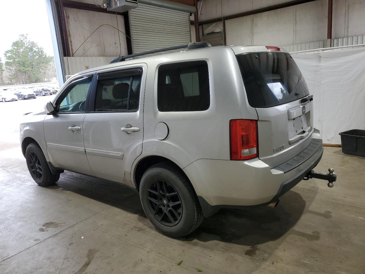 2011 Honda Pilot VIN 5FNYF3H5XBB015841 Copart auction photo, front end / minor dent/scratches damage thumbnail 2