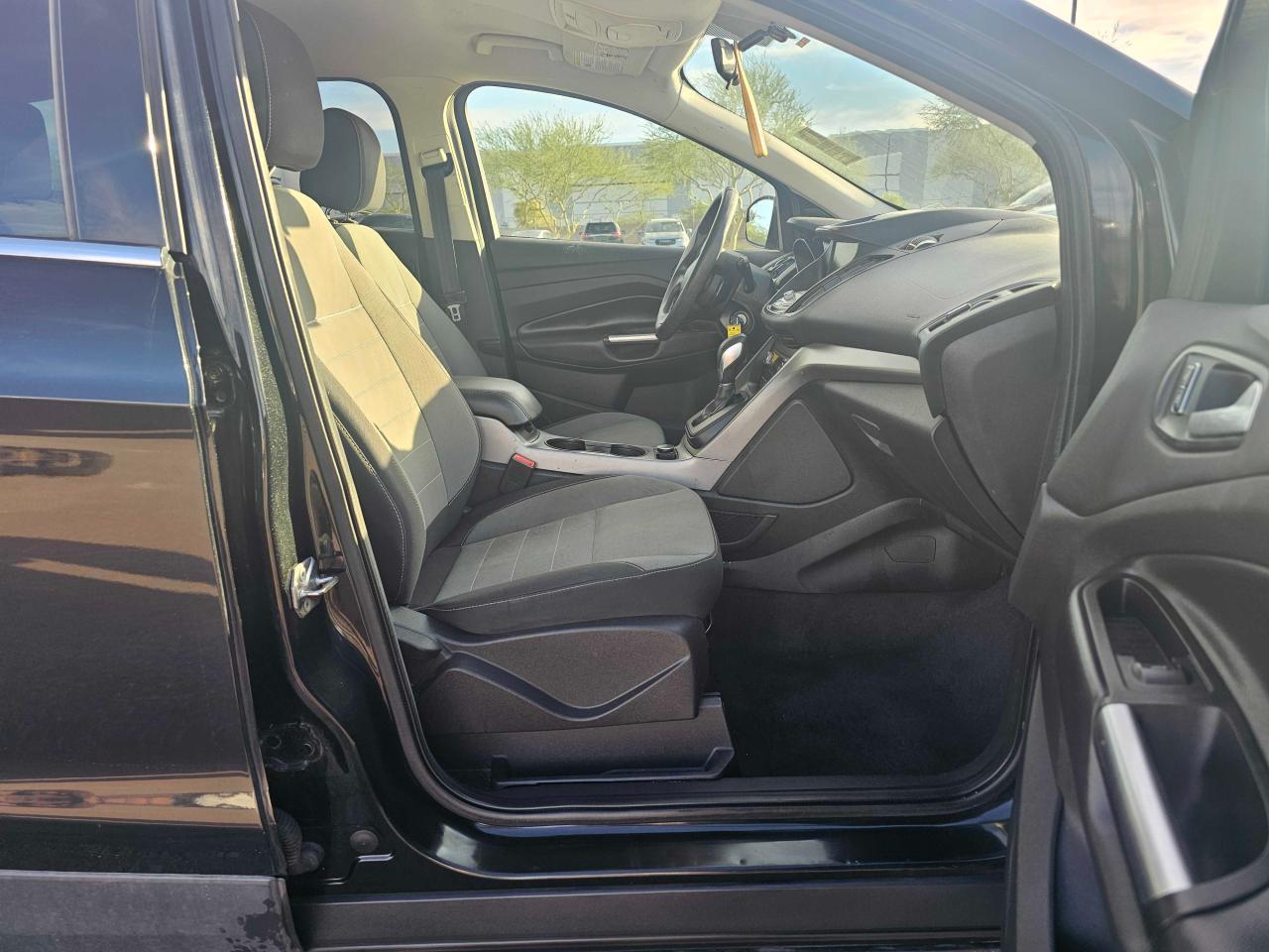 2014 Ford Escape VIN 1FMCU0GX5EUD97592 Copart auction photo, normal wear / minor dent/scratches damage thumbnail 5