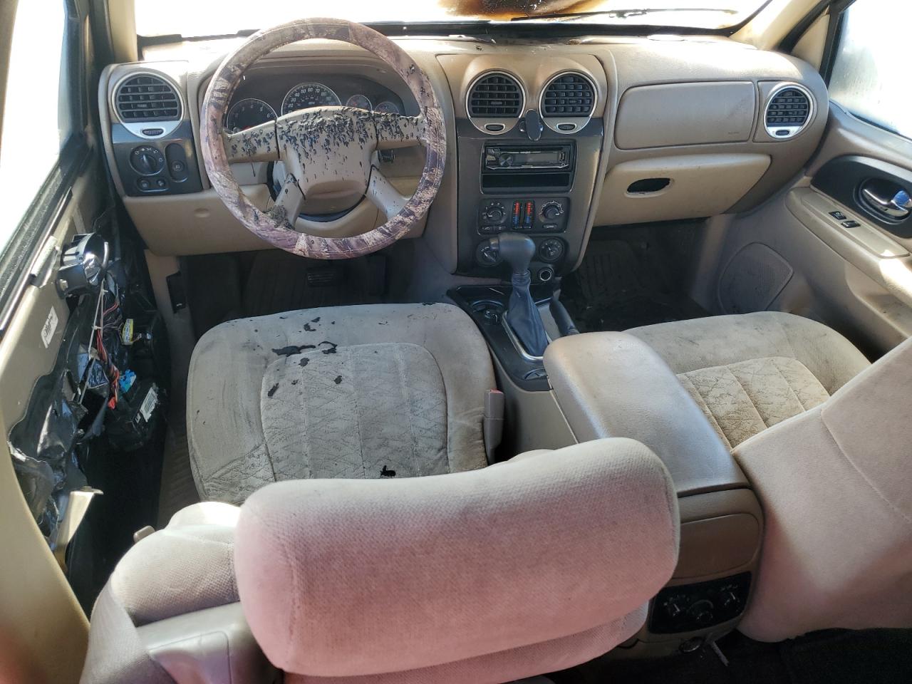 2004 GMC Envoy VIN 1GKET16S546133758 Copart auction photo, burn - engine damage thumbnail 8