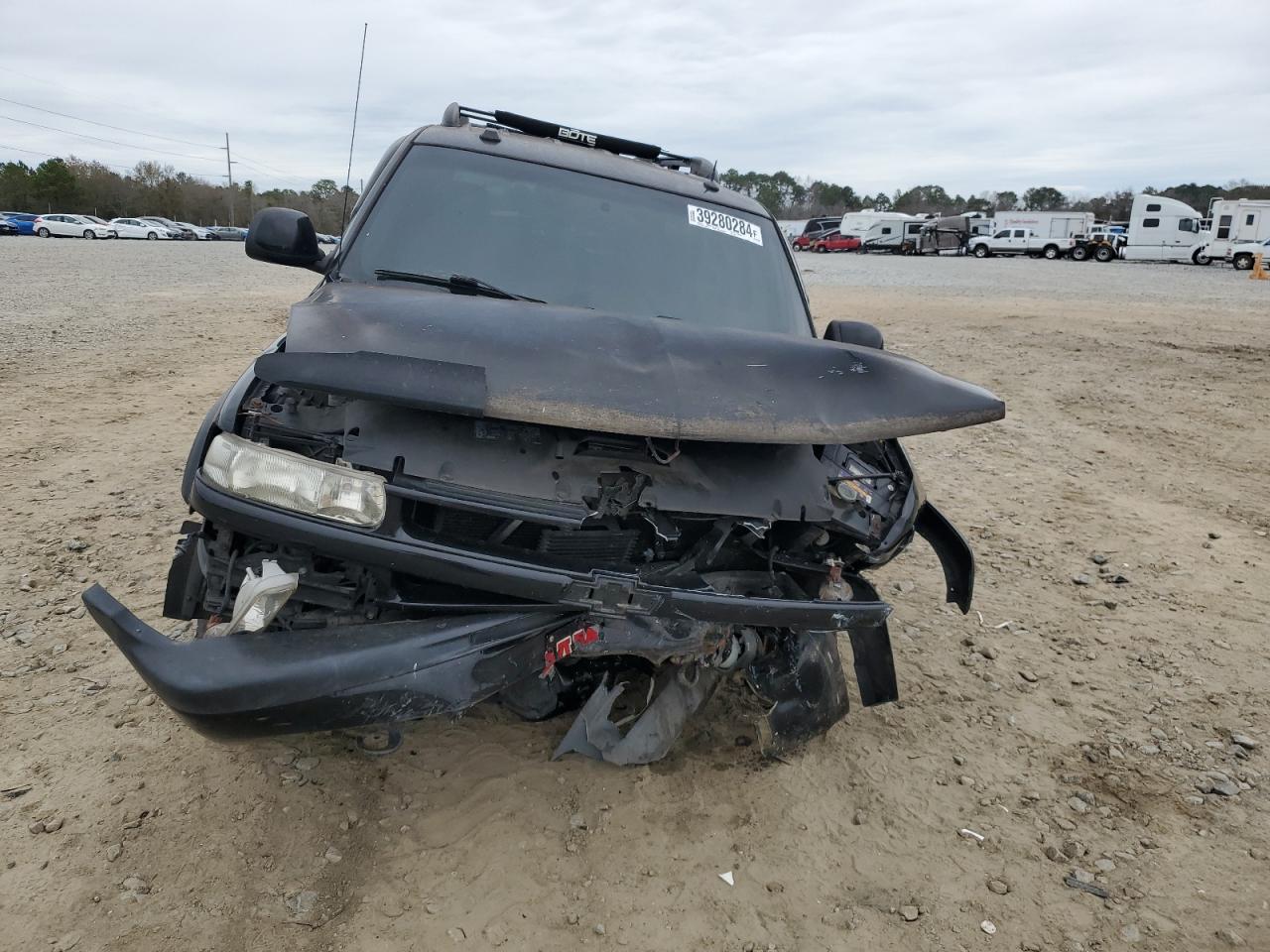 2005 Chevrolet Tahoe VIN 1GNEC13T05R272325 Copart auction photo, front end damage thumbnail 5