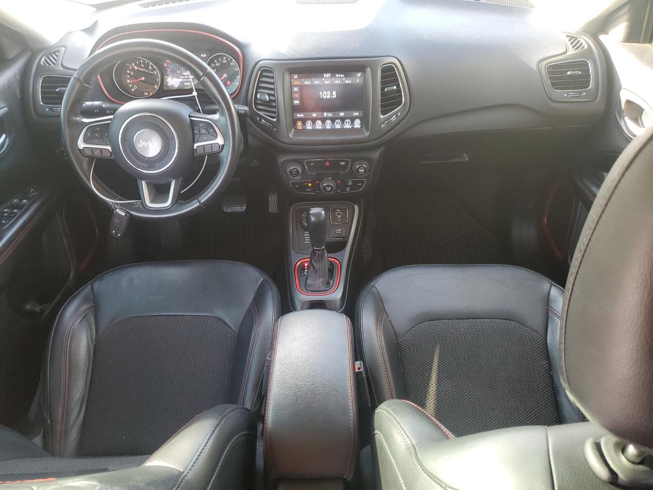 2019 Jeep Compass VIN 3C4NJDDB0KT671440 Copart auction photo, hail / minor dent/scratches damage thumbnail 8