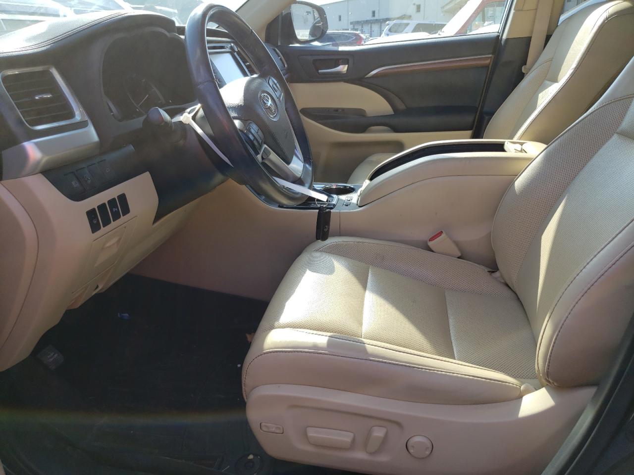2019 Toyota Highlander VIN 5TDDZRFH1KS734073 Copart auction photo, front end damage thumbnail 7