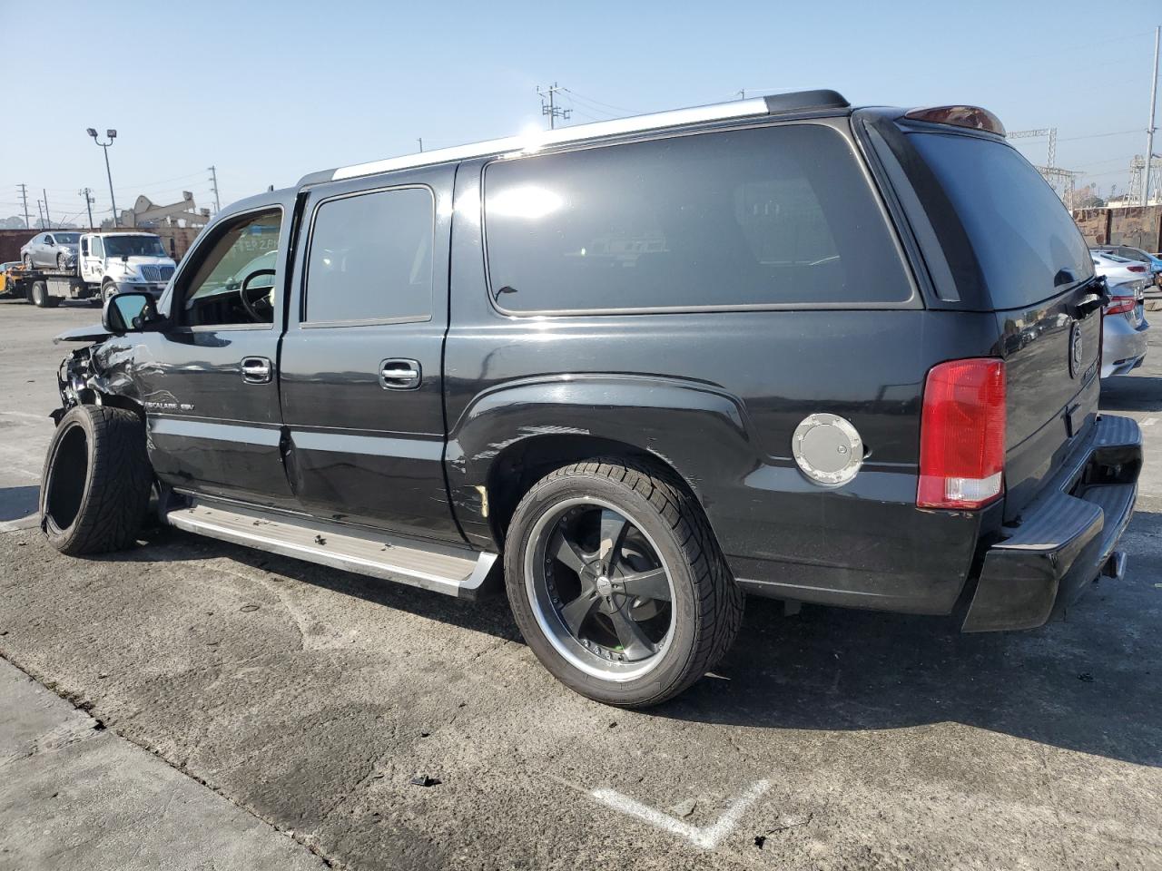2006 Cadillac Escalade VIN 3GYFK66N26G100738 Copart auction photo, front end damage thumbnail 2