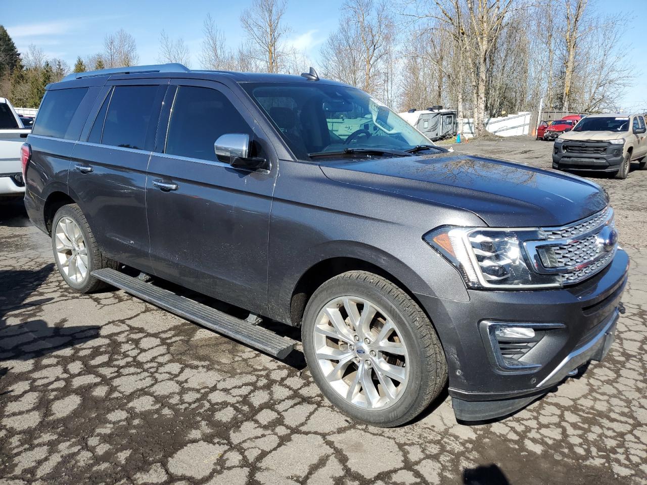 2018 Ford Expedition VIN 1FMJU1MT0JEA67720 Copart auction photo, normal wear damage thumbnail 4