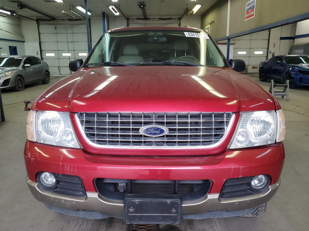 2004 Ford Explorer VIN 1FMZU75W24UC07629 Copart auction photo, side / rear end damage thumbnail 5