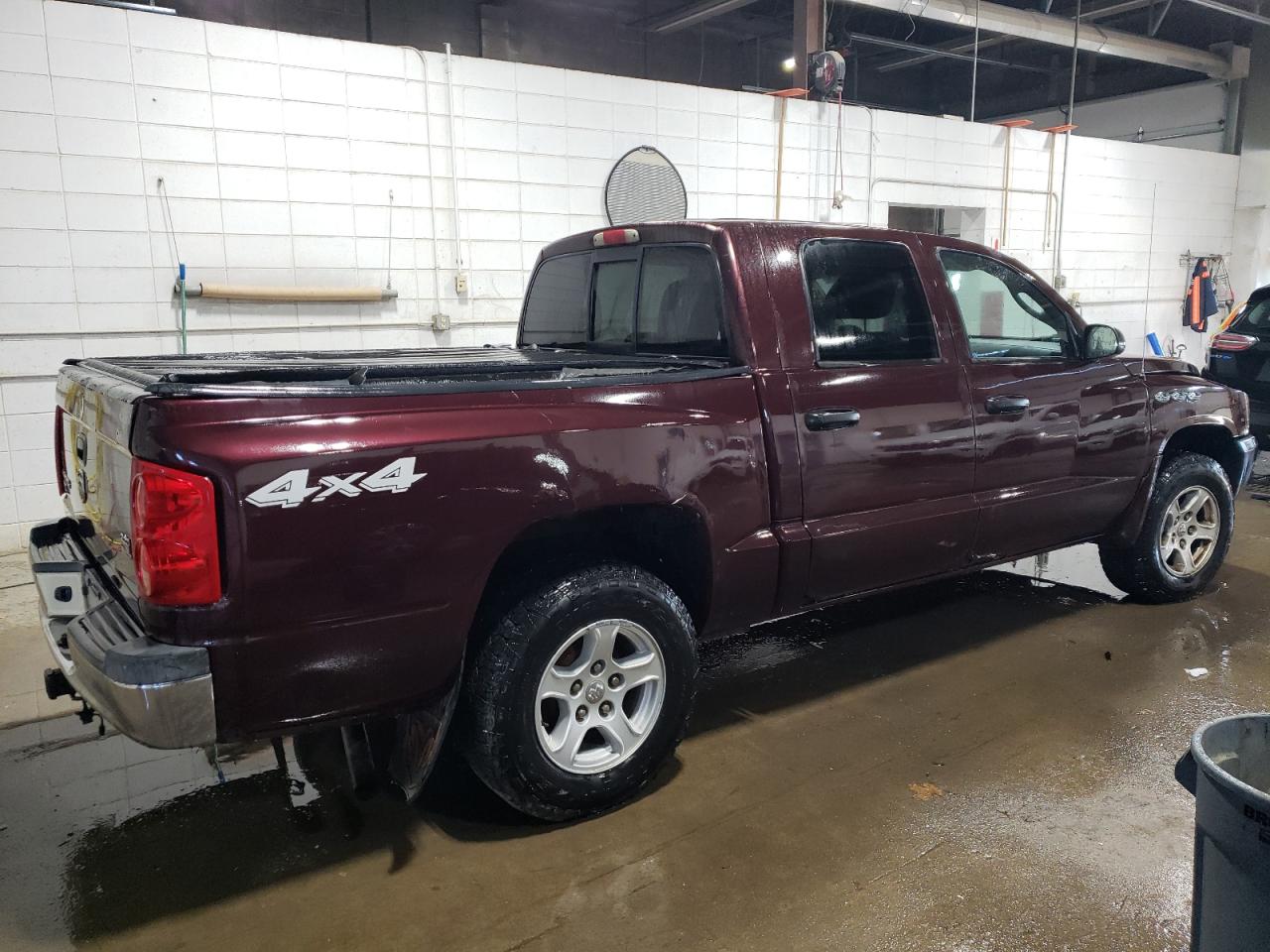 2005 Dodge Dakota VIN 1D7HW48N05S292257 Copart auction photo, vandalism / rear end damage thumbnail 3