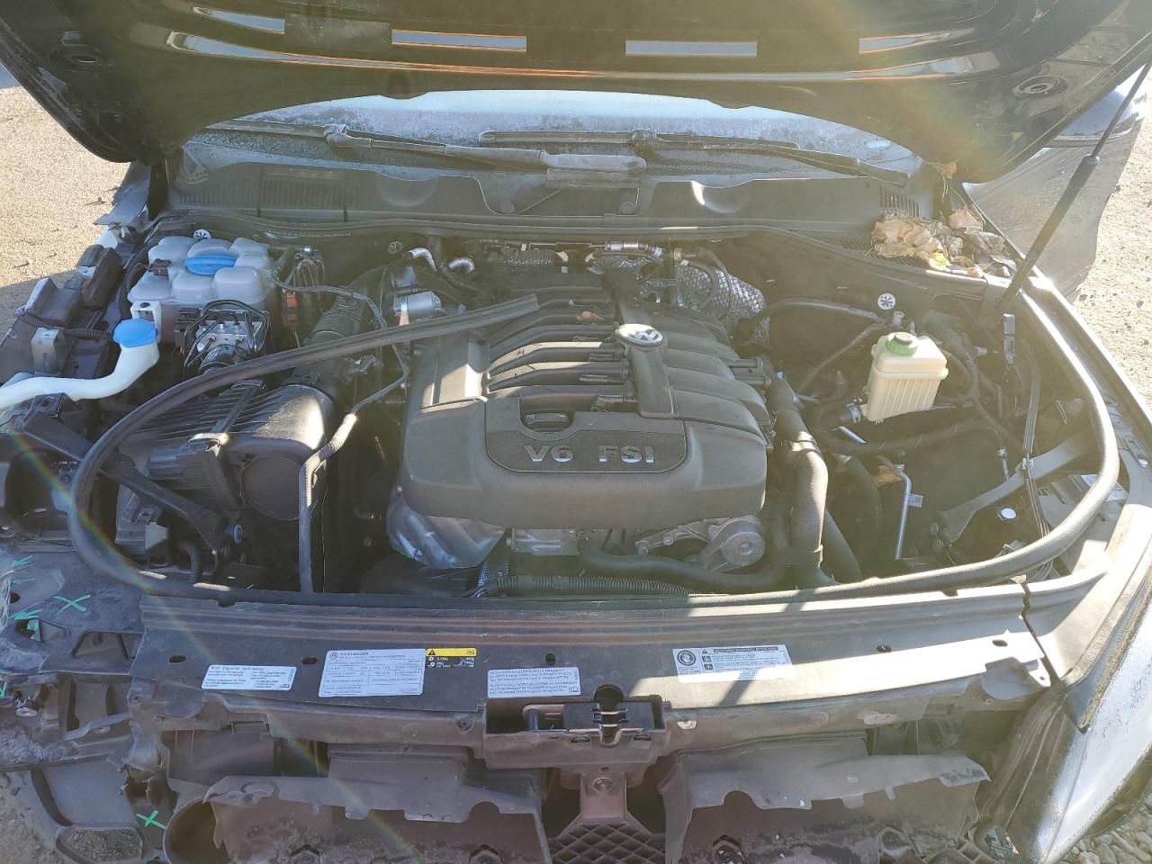 2017 Volkswagen Touareg VIN WVGRF7BP5HD003372 Copart auction photo, front end damage thumbnail 12