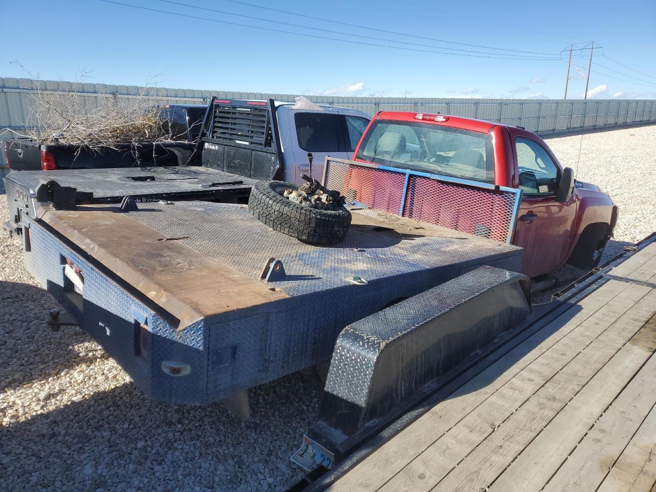 2007 Chevrolet Silverado VIN 1GBJK34K77E572518 Copart auction photo, side damage thumbnail 3