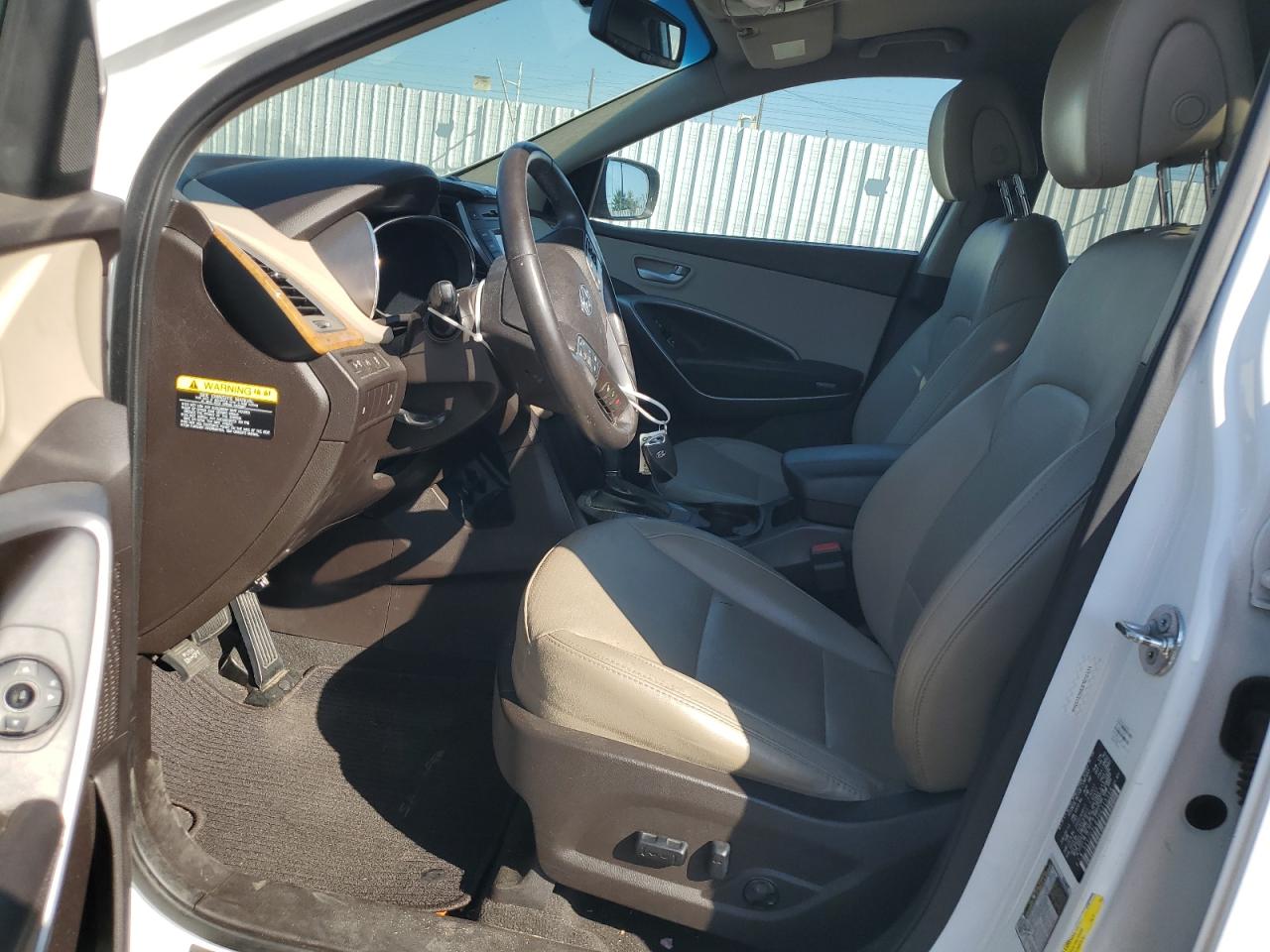 2016 Hyundai Santa Fe VIN 5XYZU3LB3GG315566 Copart auction photo, front end / minor dent/scratches damage thumbnail 7