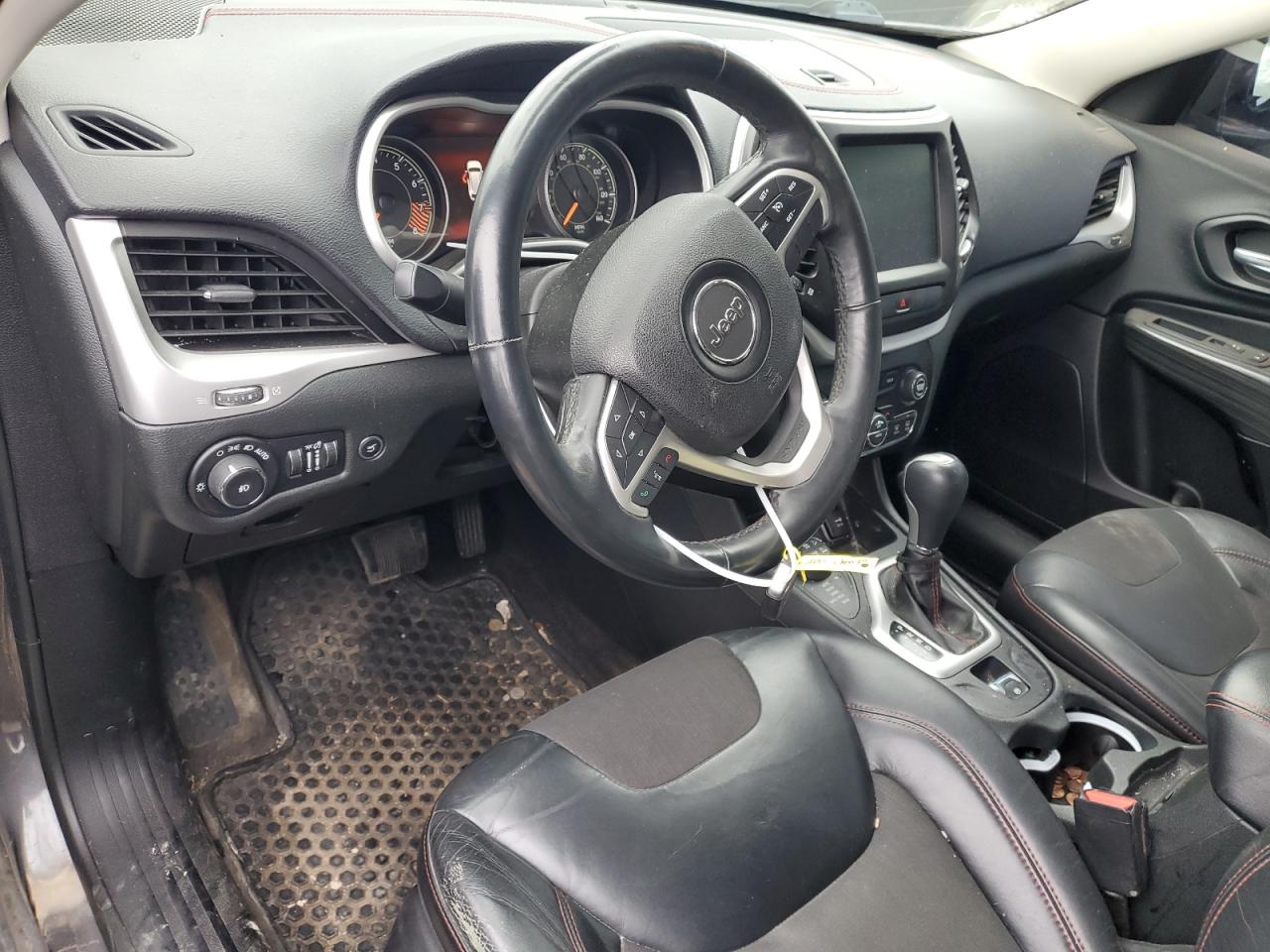 2015 Jeep Cherokee VIN 1C4PJMBSXFW623939 Copart auction photo, front end / undercarriage damage thumbnail 8