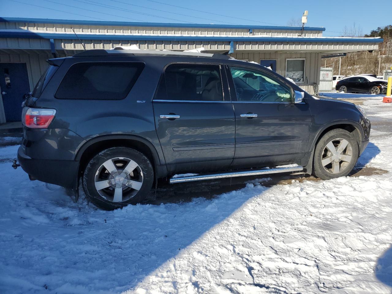 2011 GMC Acadia VIN 1GKKVRED5BJ113194 Copart auction photo, front end / hail damage thumbnail 3