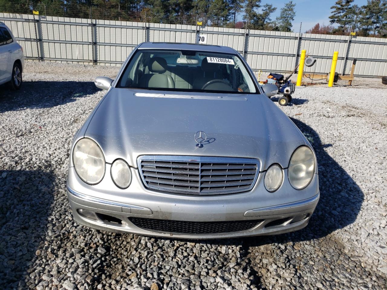 2006 Mercedes-Benz E-klasse VIN WDBUF83J06X193638 Copart auction photo, rear end / minor dent/scratches damage thumbnail 5