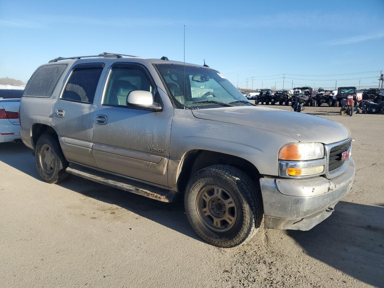 2005 GMC Yukon VIN 1GKEK13Z75R272858 Copart auction photo, side / rear end damage thumbnail 4