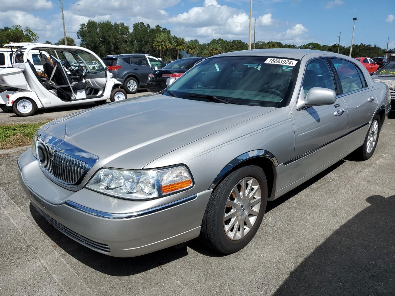 2006 Lincoln Town Car VIN 1LNHM81V96Y649527