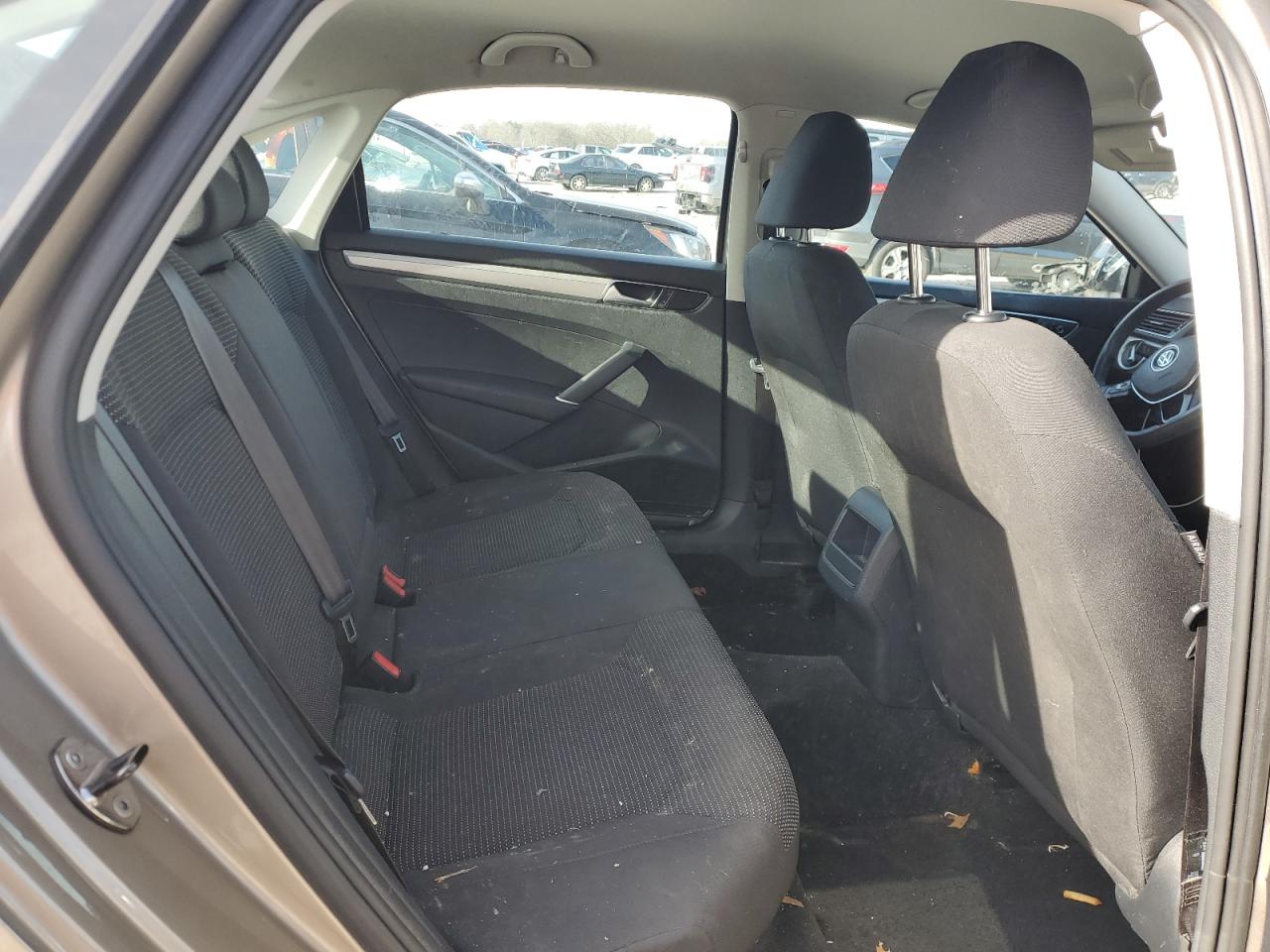 2016 Volkswagen Passat VIN 1VWAS7A36GC034286 Copart auction photo, minor dent/scratches damage thumbnail 10