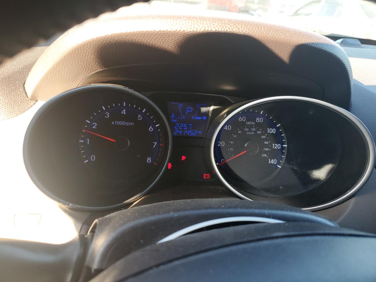2011 Hyundai Tucson VIN KM8JU3AC0BU137739 Copart auction photo, front end damage thumbnail 9