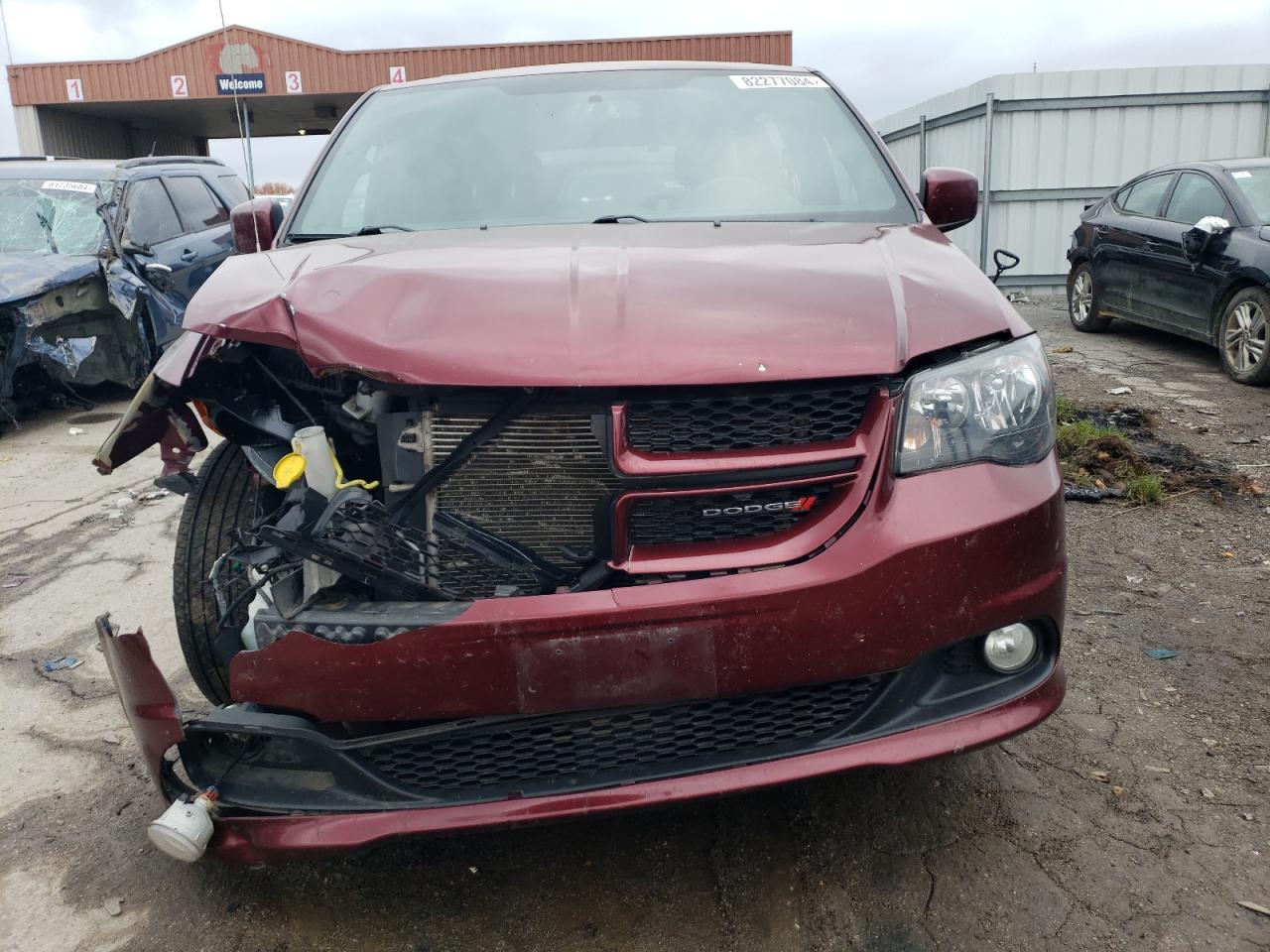 2017 Dodge Caravan VIN 2C4RDGEG5HR681185 Copart auction photo, front end / side damage thumbnail 5