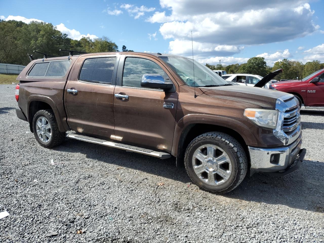 2017 Toyota Tundra VIN 5TFAW5F13HX616410 Copart auction photo, top/roof / rear end damage thumbnail 4