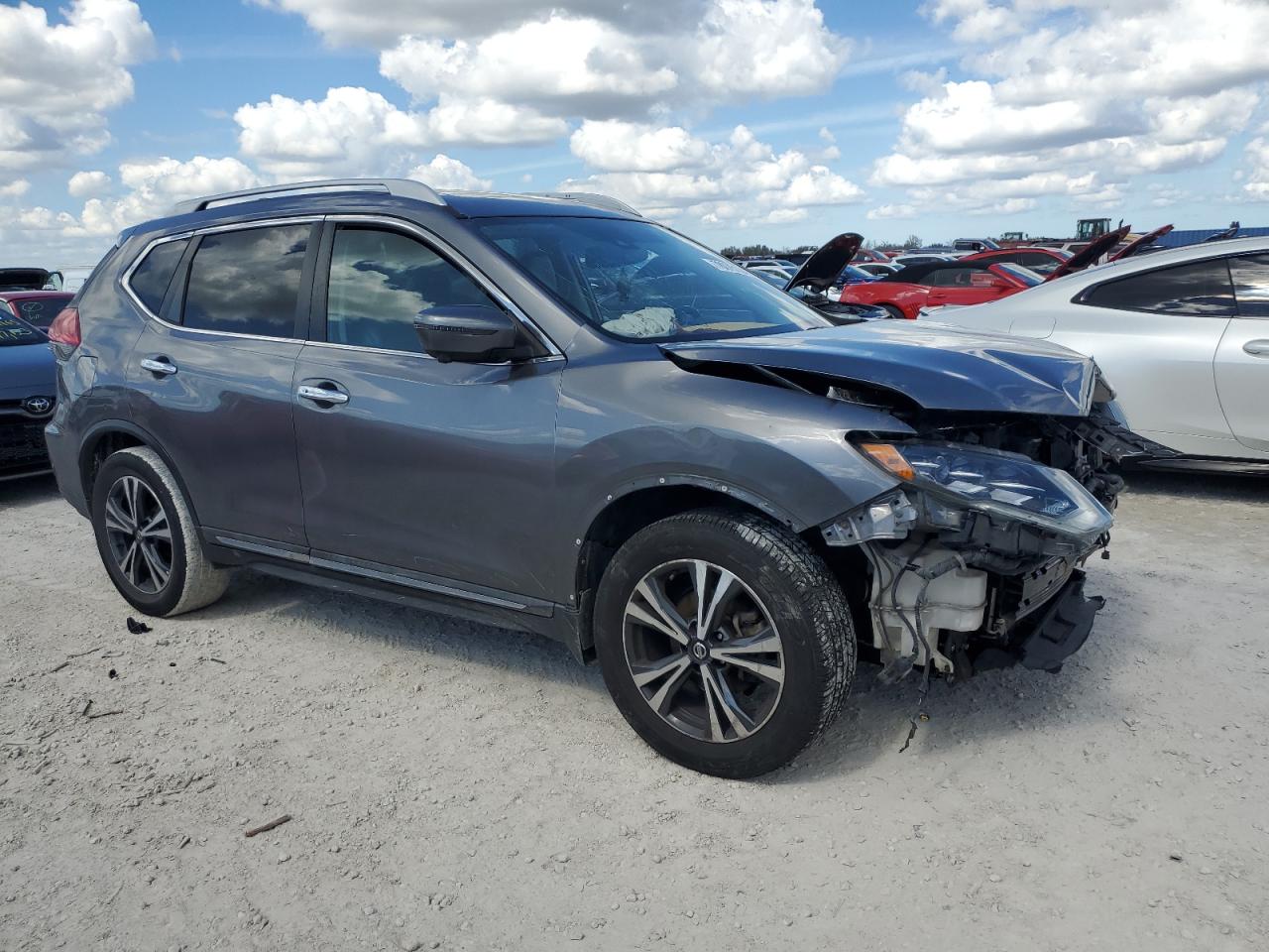 2017 Nissan Rogue VIN 5N1AT2MTXHC873451 Copart auction photo, front end / side damage thumbnail 4