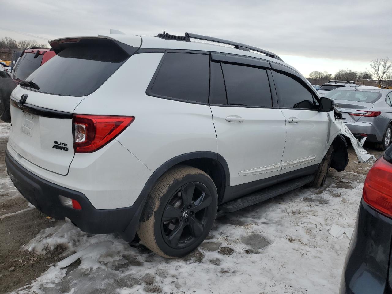 2021 Honda Passport VIN 5FNYF8H08MB026244 Copart auction photo, front end damage thumbnail 3