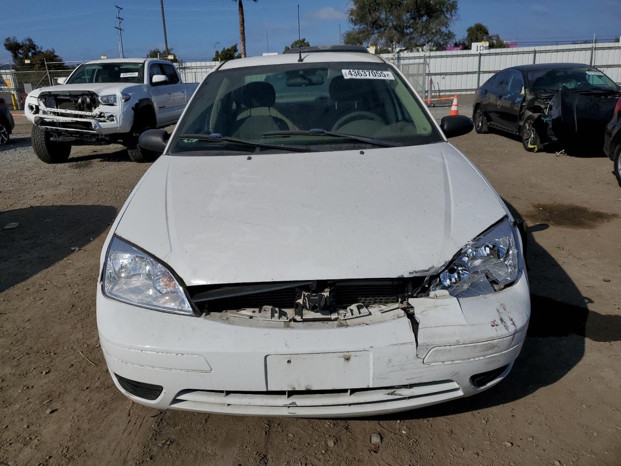 2005 Ford Focus VIN 1FAFP34N35W191579 Copart auction photo, front end / minor dent/scratches damage thumbnail 5