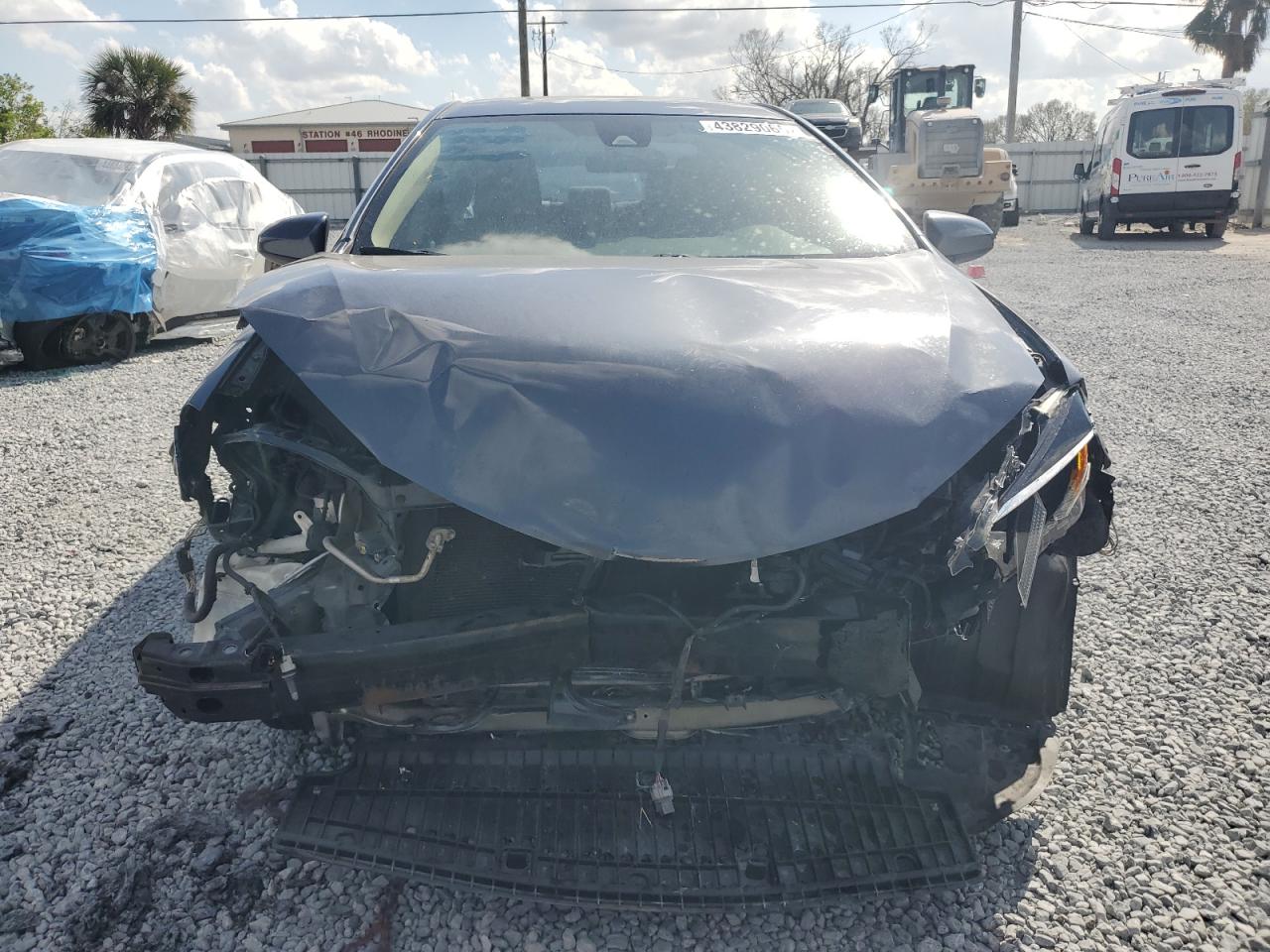 2017 Toyota Corolla VIN 2T1BURHE6HC752188 Copart auction photo, front end / mechanical damage thumbnail 5