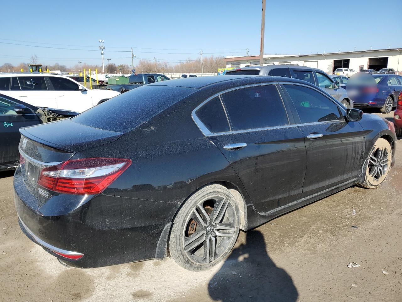 2017 Honda Accord VIN 1HGCR2F1XHA120104 Copart auction photo, front end damage thumbnail 3