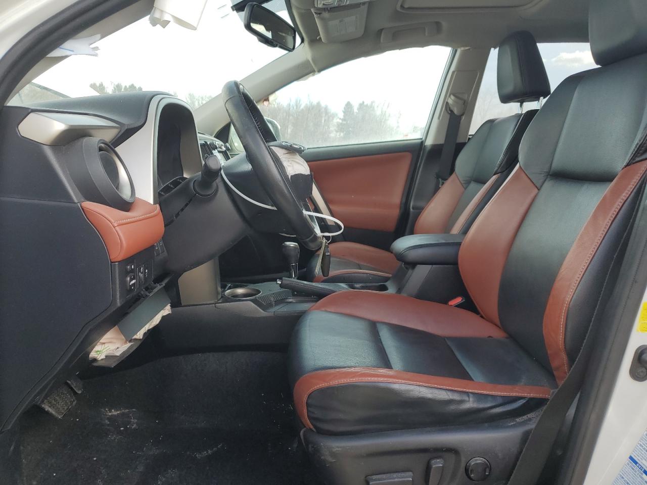 2015 Toyota RAV 4 VIN 2T3DFREV0FW257785 Copart auction photo, front end damage thumbnail 7