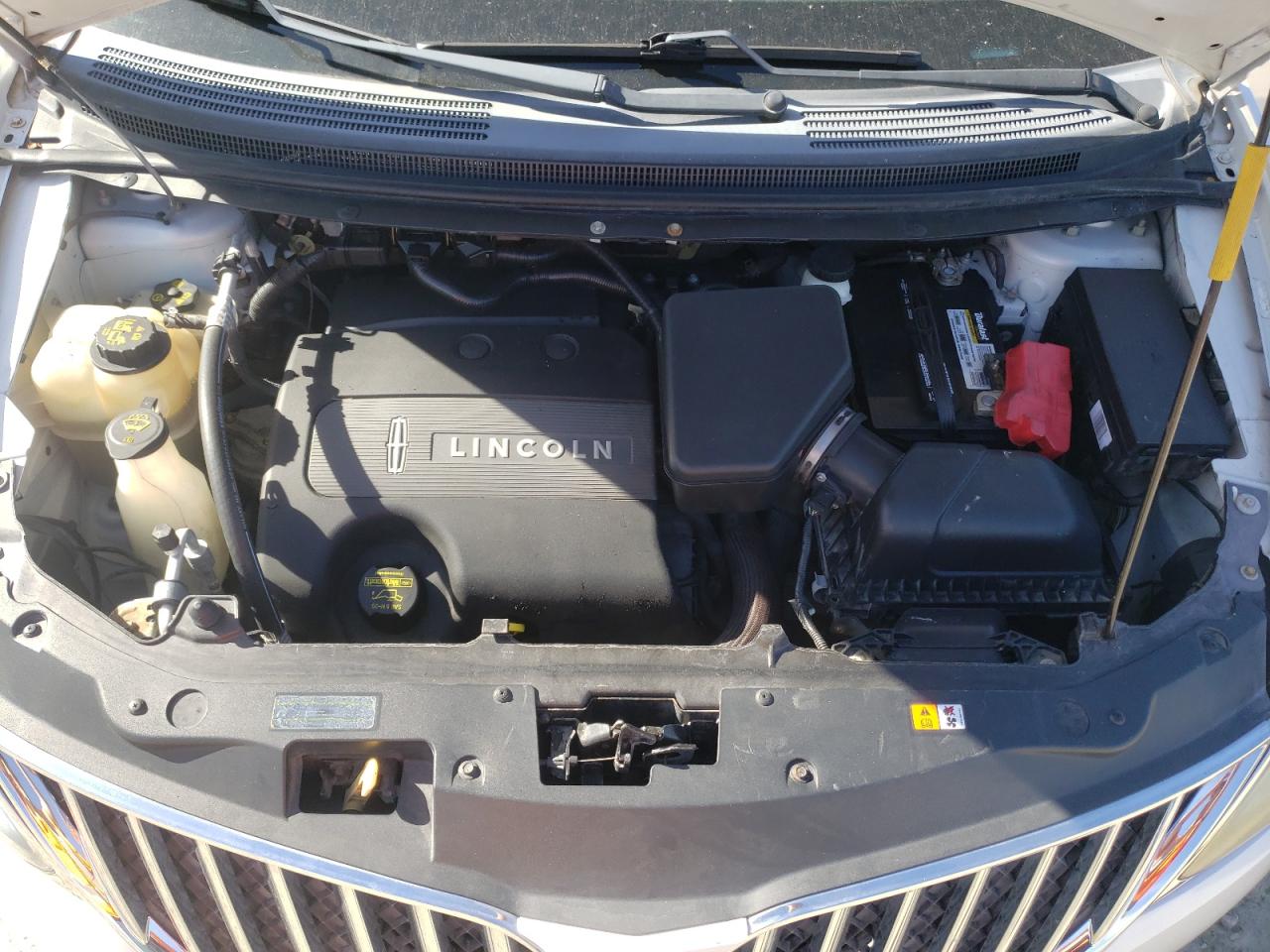 2011 Lincoln MKX VIN 2LMDJ8JK9BBJ17316 Copart auction photo, side / minor dent/scratches damage thumbnail 12