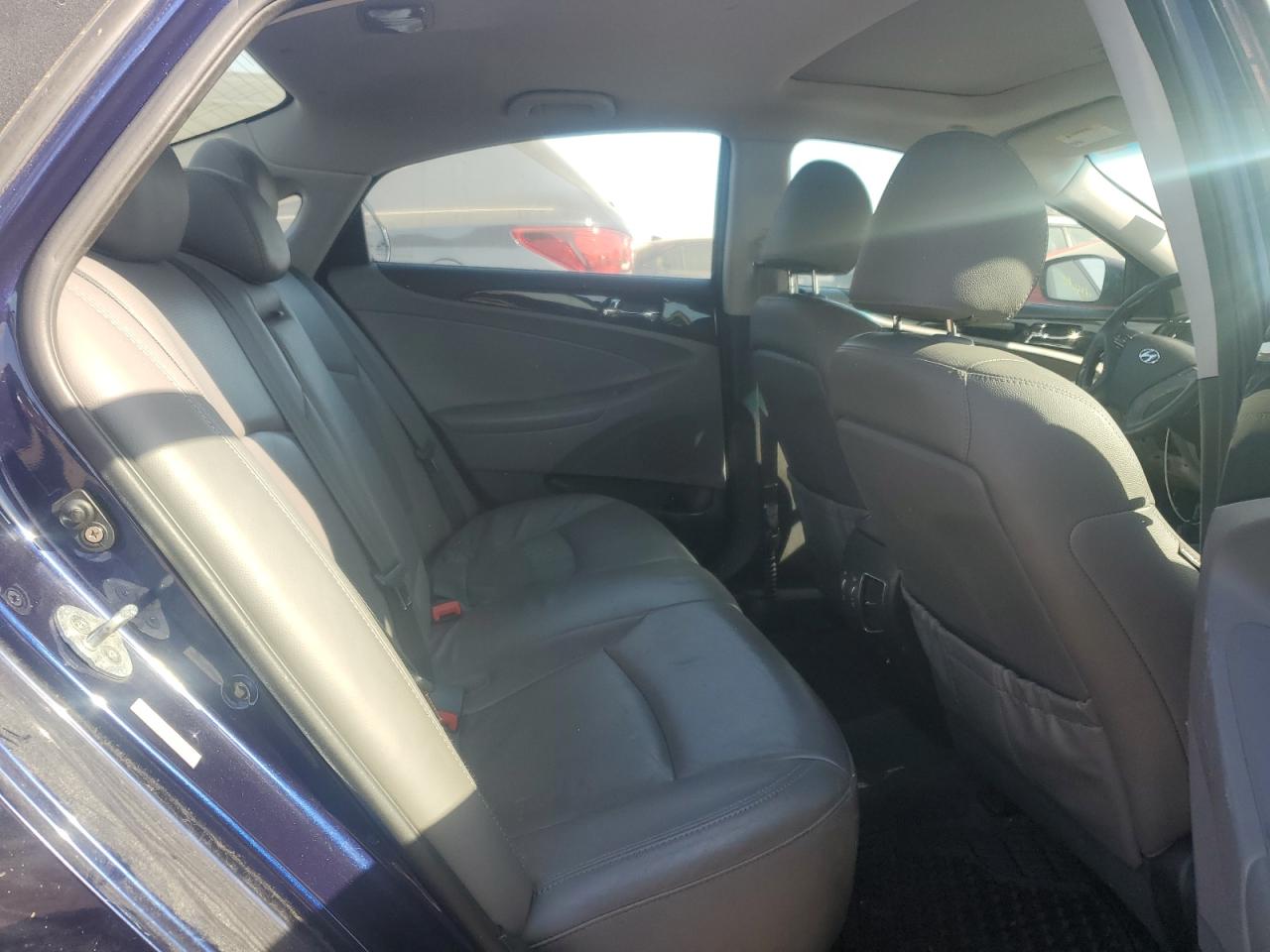 2011 Hyundai Sonata VIN 5NPEC4AC4BH133069 Copart auction photo, rear end / minor dent/scratches damage thumbnail 10