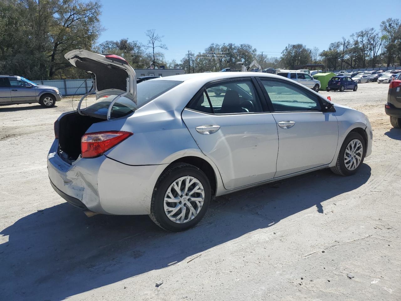 2019 Toyota Corolla VIN 5YFBURHE6KP946842 Copart auction photo, side / rear end damage thumbnail 3