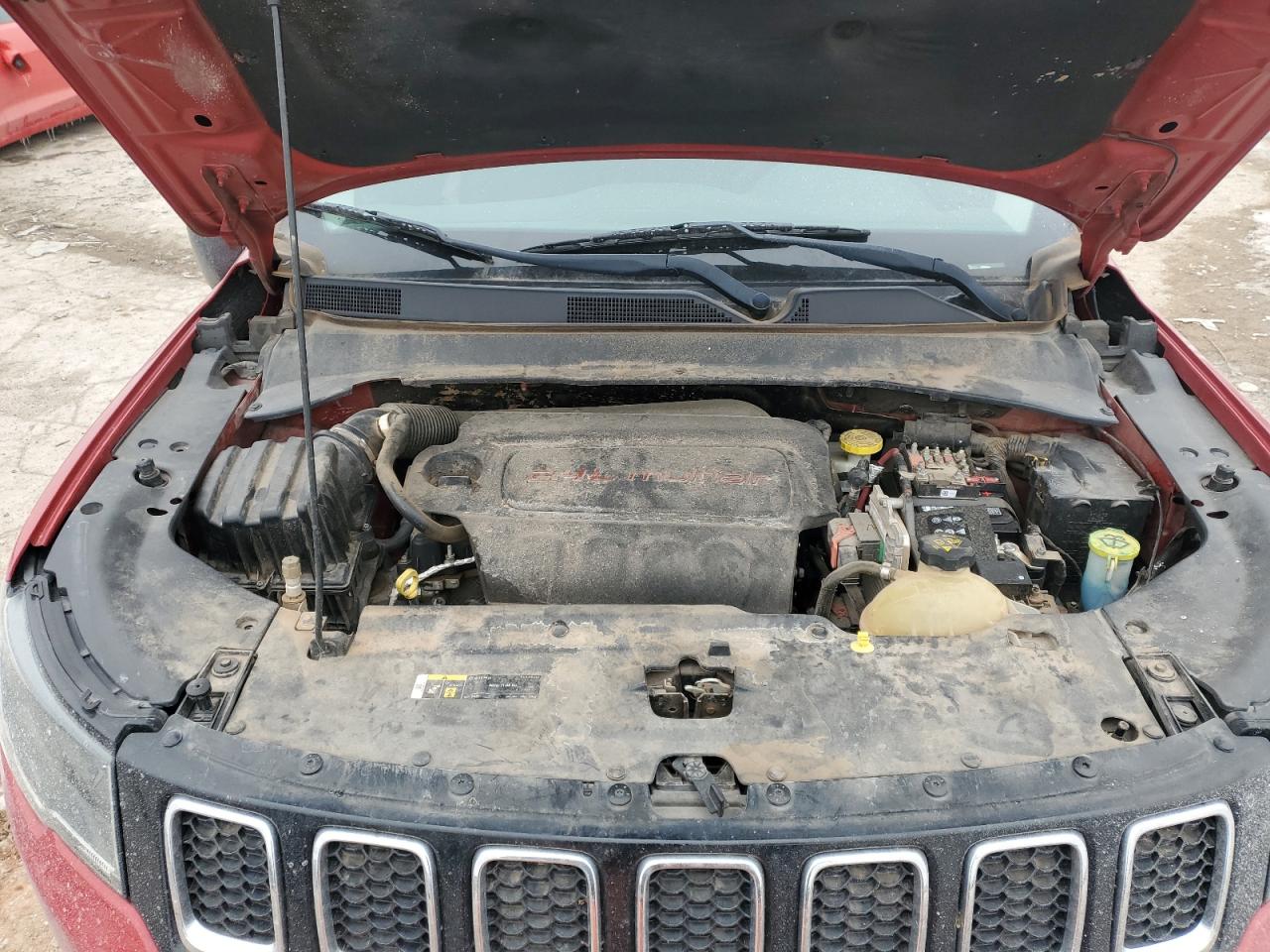 2018 Jeep Compass VIN 3C4NJCAB2JT411036 Copart auction photo, side / minor dent/scratches damage thumbnail 12