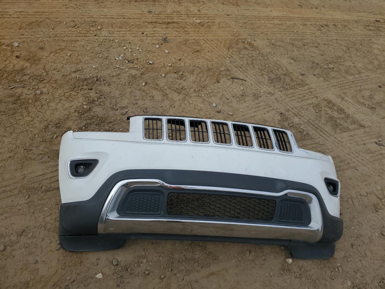 2014 Jeep Grand Cherokee VIN 1C4RJFBGXEC470916 Copart auction photo, front end / side damage thumbnail 13