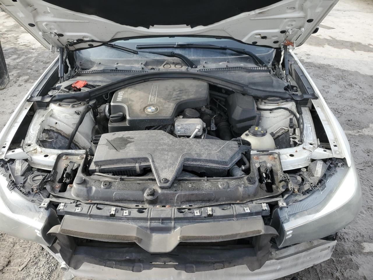 2015 BMW 3er VIN WBA3X5C52FD562459 Copart auction photo, front end damage thumbnail 11