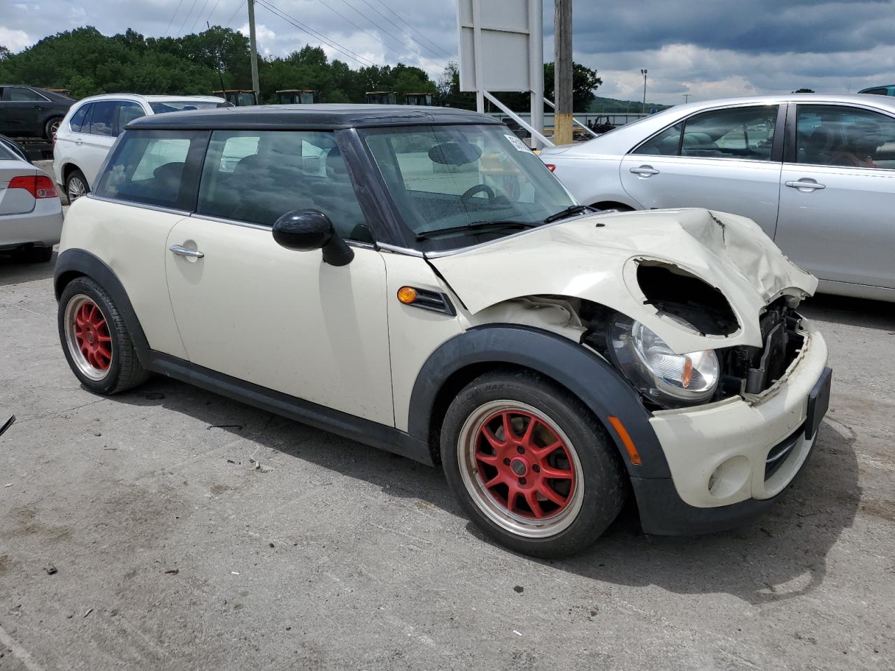2013 MINI Cooper VIN WMWSU3C54DT688849 Copart auction photo, front end / minor dent/scratches damage thumbnail 4